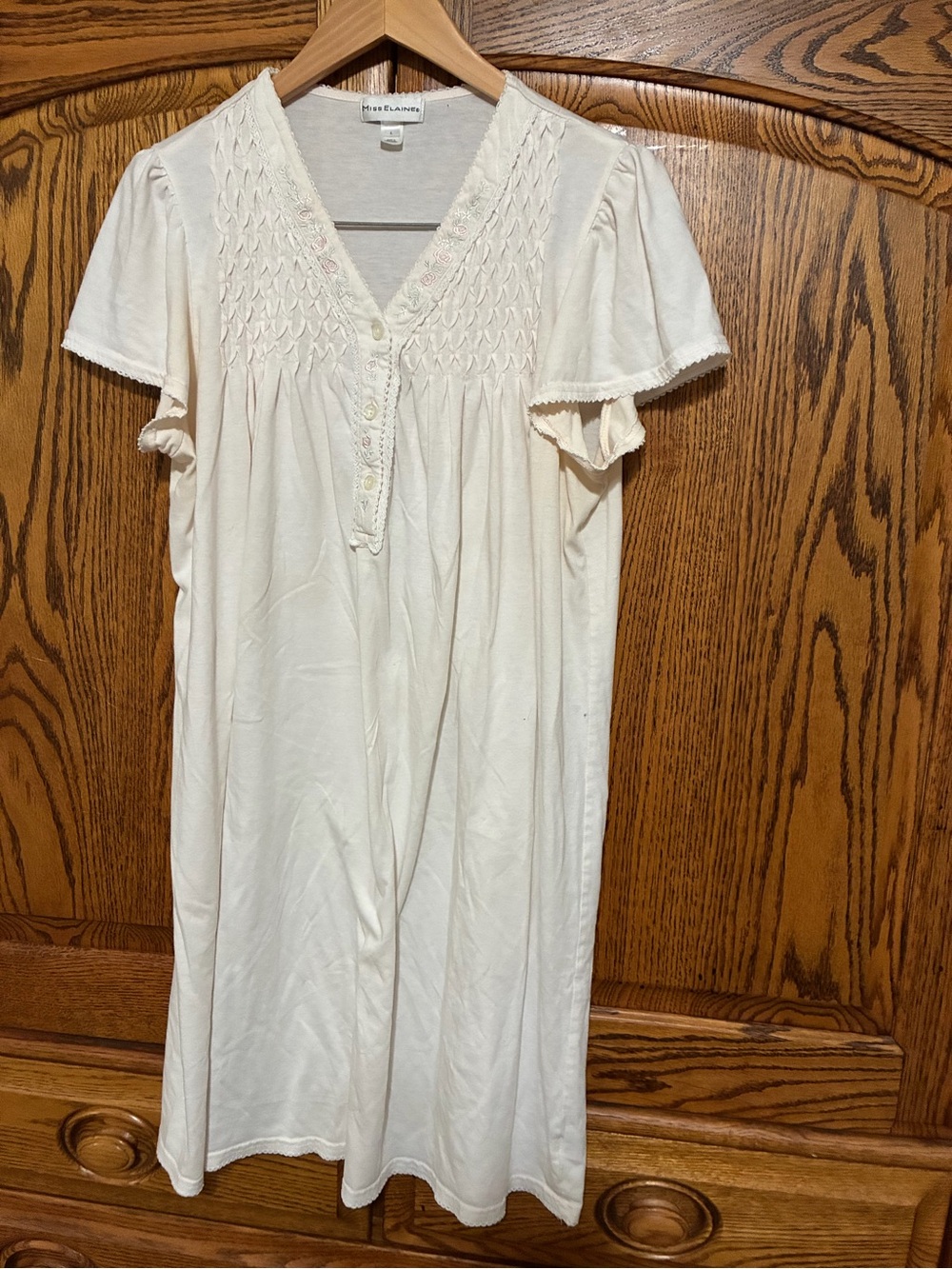 Miss Elaine Large Cream Cotton Blend Nightgown Short Sleeve Embroidered Flowers